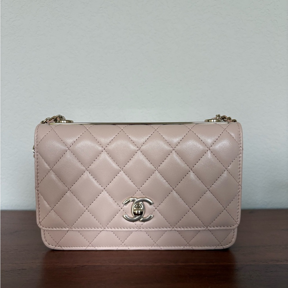 CHANEL Trendy CC Wallet On Chain WOC color: Light Beige